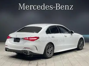 Mercedes Benz C200 AMG LINE 2025