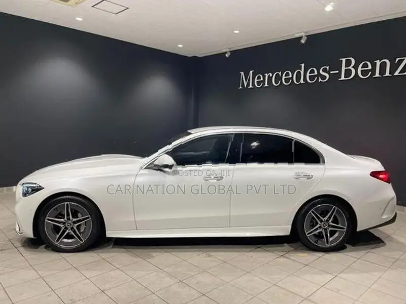 Mercedes Benz C200 AMG LINE 2025