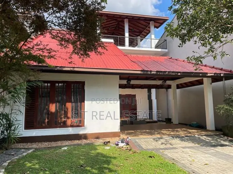 Almost New Luxury 2 Story House For Sale In Battaramulla