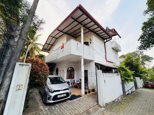 (AFA900) 02 Story Unit house Sale At පිලියන්දල සුවාරපොල