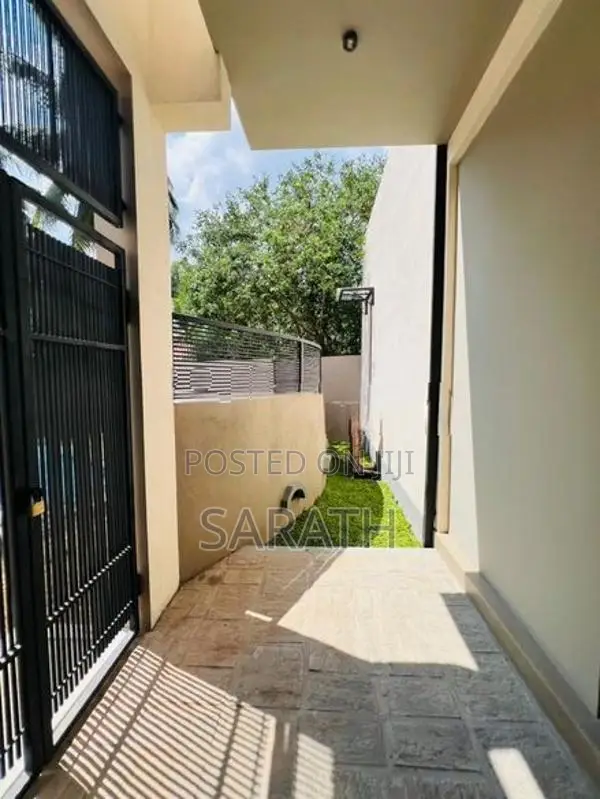 2 Storied Brand New House In Malabe