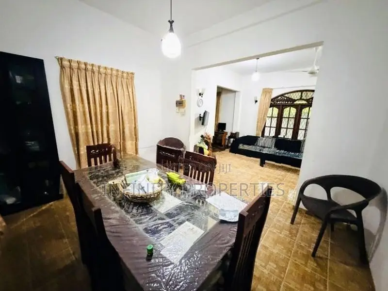 (AFA900) 02 Story Unit house Sale At පිලියන්දල සුවාරපොල