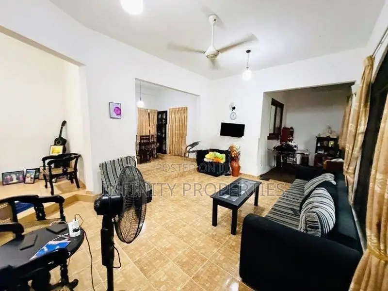(AFA900) 02 Story Unit house Sale At පිලියන්දල සුවාරපොල