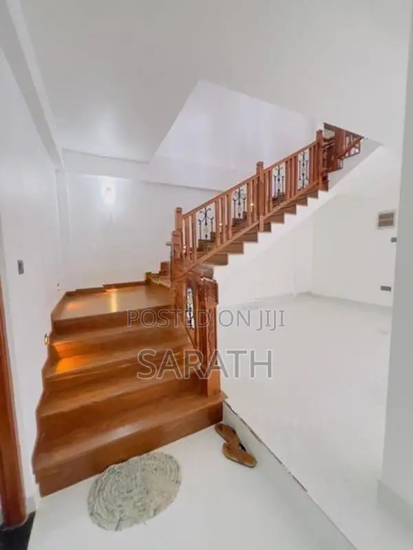Architecture Designed Luxury House In Battaramulla