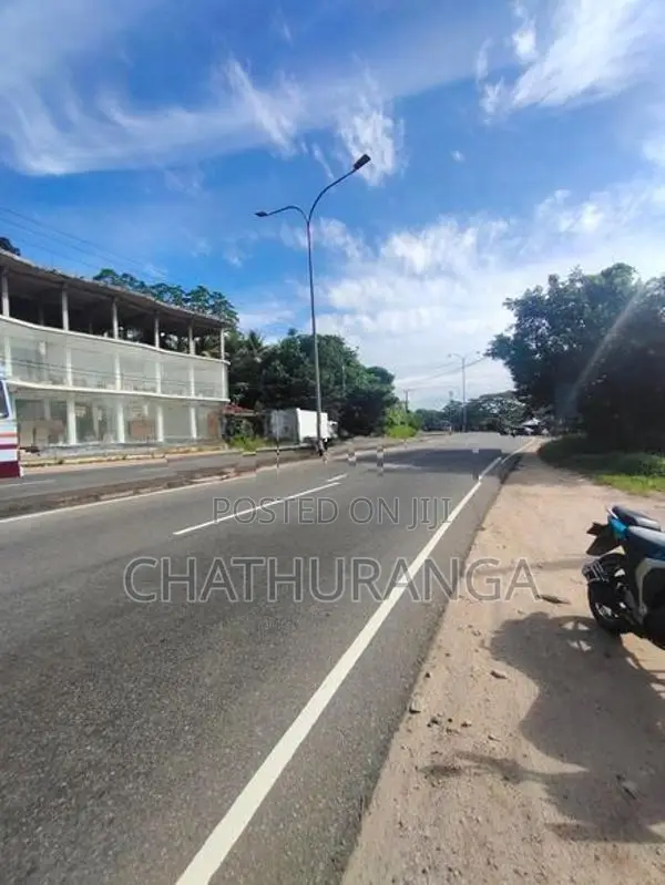 COMMERCIAL LAND & BUILDING For SALE KADAWATHA