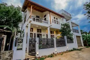 Mordern Luxury House For Sale in Peradeniya
