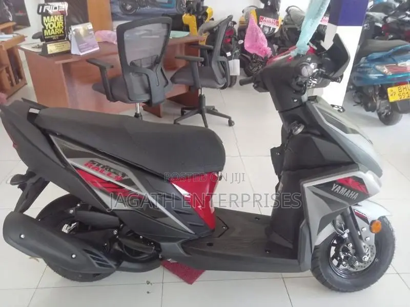Yamaha Ray ZR Gray 2026