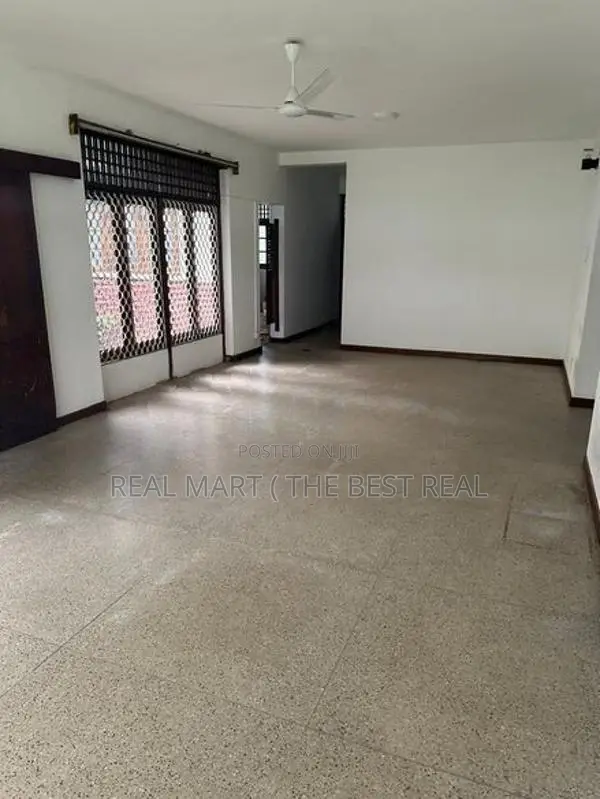 Nugegoda : 23.75 perches Bare Land with house for Sale