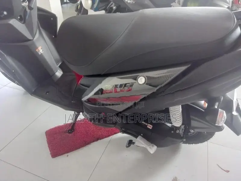 Yamaha Ray ZR Gray 2026