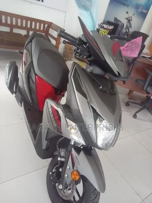 Yamaha Ray ZR Gray 2026