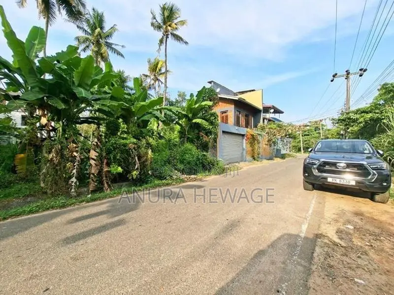 Land for Sale Thalawathugoda, 200m to Borella road. (ID : PLWT001)