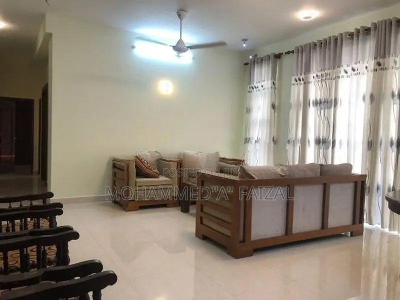 Apartment for Rent in Layards Road Bambalapity Colombo.04