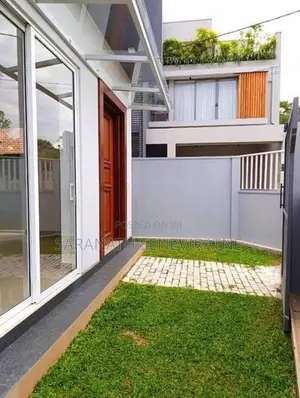 Brand-New 2 Storied Super Luxury House - Mount Lavinia