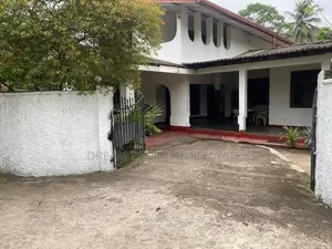 COMMERCIAL PROPERTY FOR SALE IN POLGAHAWELA (SP1049)