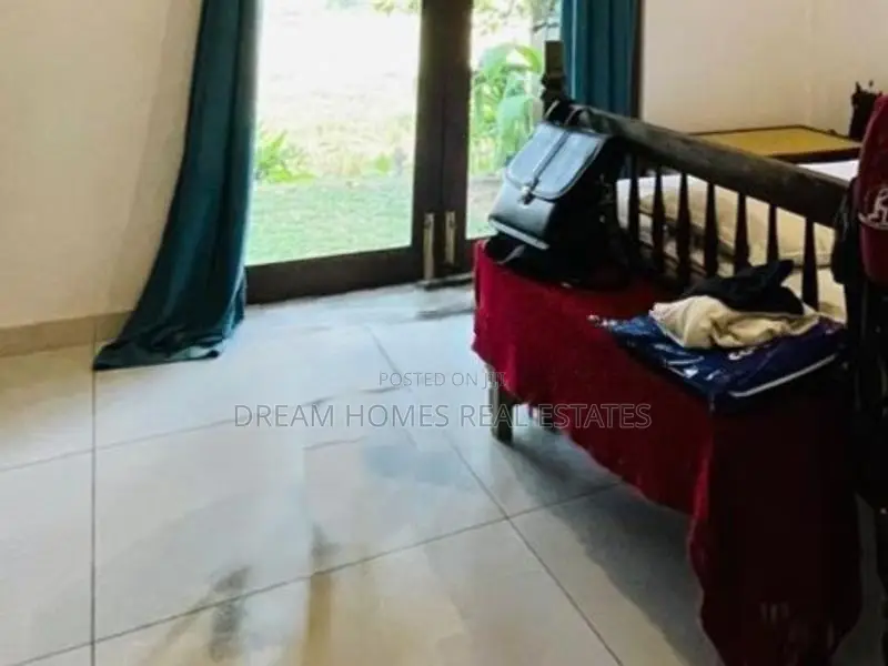 Serene Luxury Modern House with Stunning Paddy Field Views Kadawatha