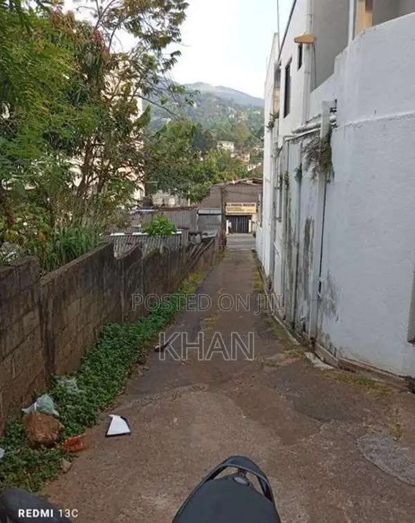 Commercial Land for Sale Mulgampola