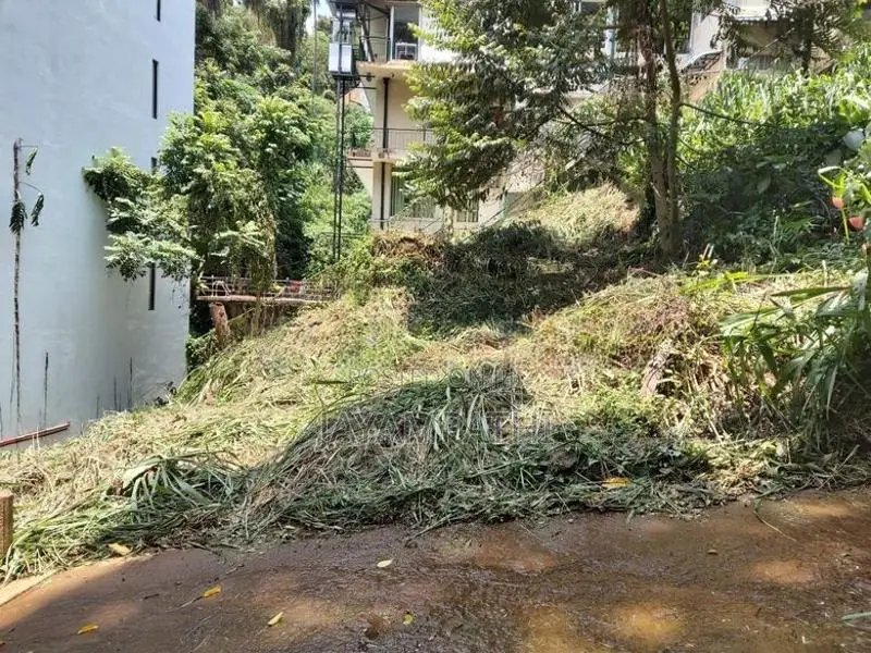Valueabal land for sae in kandy Lake round