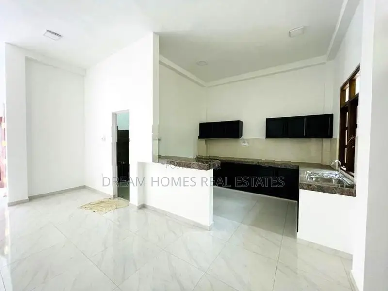 Elegant 3BR Home for Sale near Ederamulla Junction – Wattala