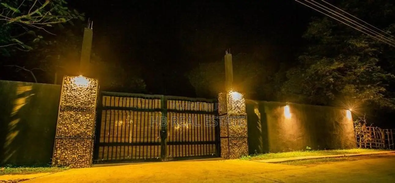 Lake View Hotel For Sale In Tissamaharama