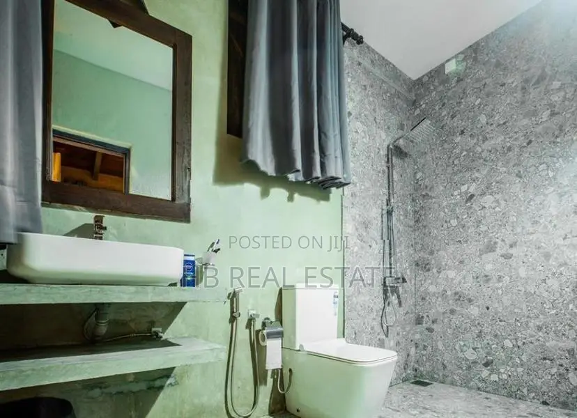 Lake View Hotel For Sale In Tissamaharama