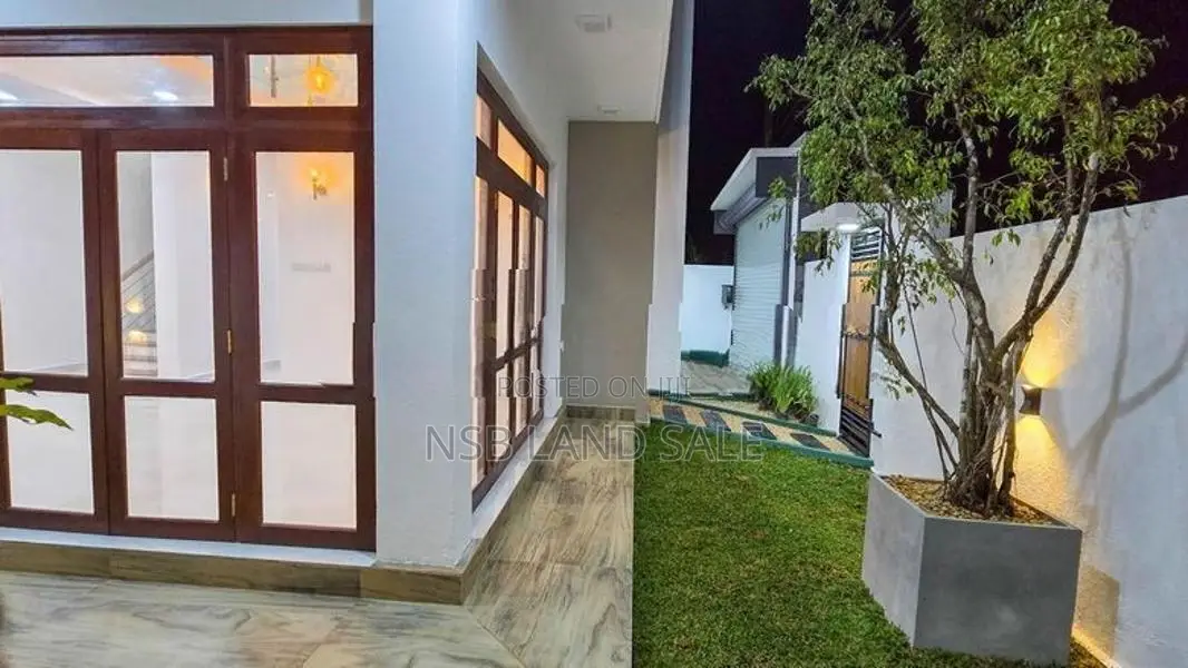 (NSB) SUPER LUXURY HOUSE FOR SALE IN ATHURUGIRIYA