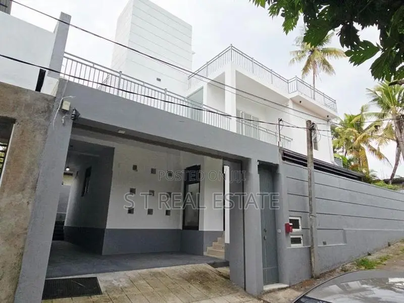 Modern Designed Luxury 3 Storey House for Sale in Homagama