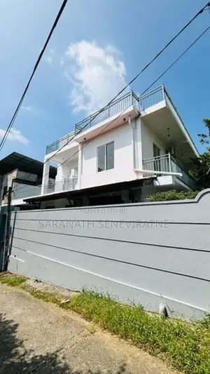 House with Solar Power Homagama - Near Hospital