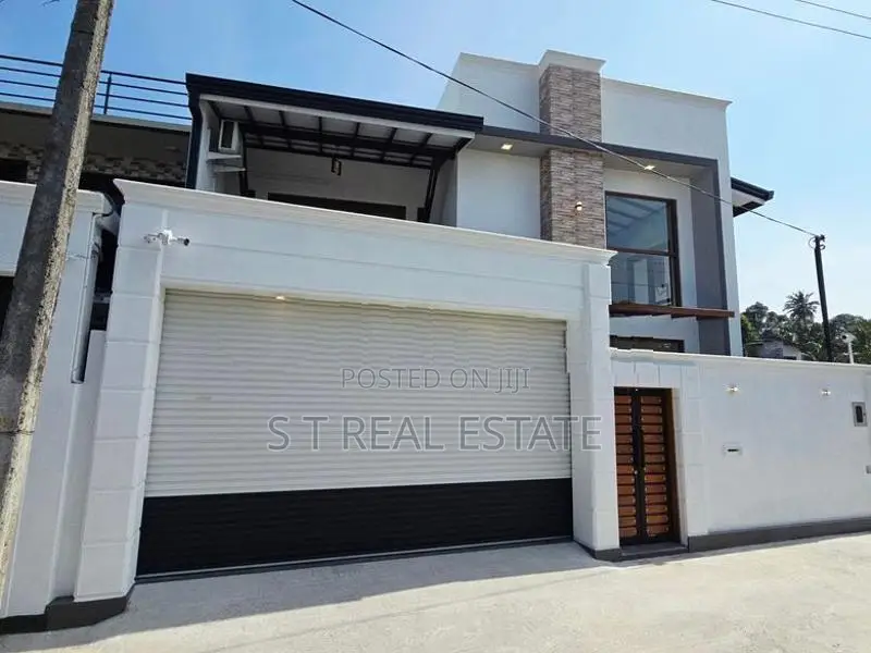Newly Build Luxury Two Storey House for Sale in Piliyandala Town
