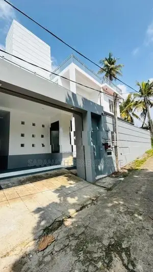 House with Solar Power Homagama - Near Hospital