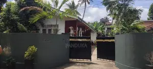 Land with Old house for sale in Kelaniya - Waragoda