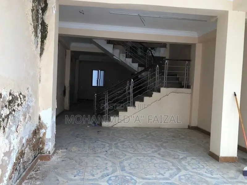 Warehouse with Store For Rent in Kollupity Colombo.03