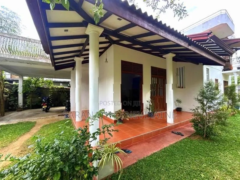 House in Kelaniya Biyagama Rd - Near Water Park 23.45 Perches