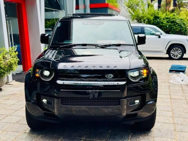 Land Rover Defender Dynamic HSE 2024