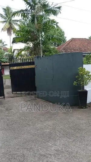 Land with Old house for sale in Kelaniya - Waragoda