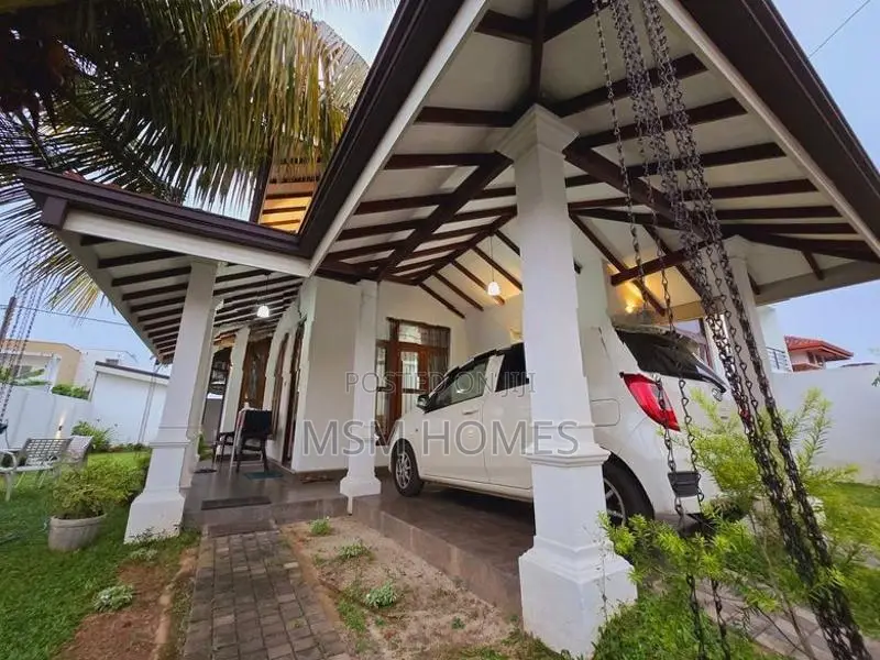 Luxury House with Fully Furniture For Sale in Negombo