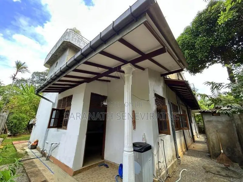 House in Kelaniya Biyagama Rd - Near Water Park 23.45 Perches
