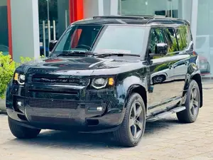 Land Rover Defender Dynamic HSE 2024