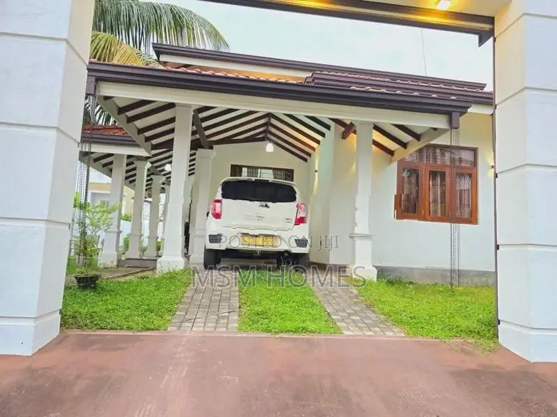 Luxury House with Fully Furniture For Sale in Negombo