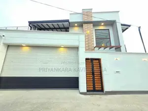 Super Luxury 3 Storied House For Sale in Piliyandala