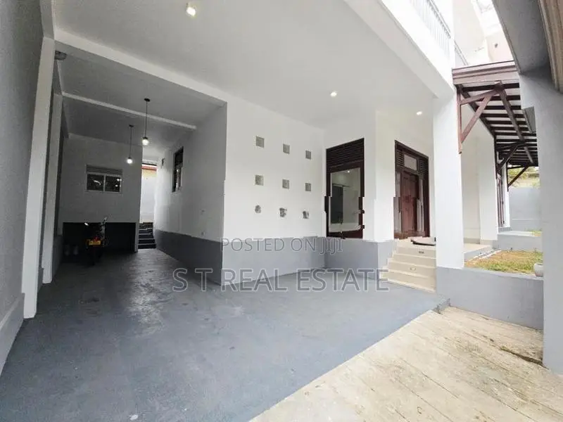 Almost New Luxury 3 Story House For Sale In Homagama