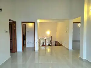Super Luxury 3 Storied House For Sale in Piliyandala