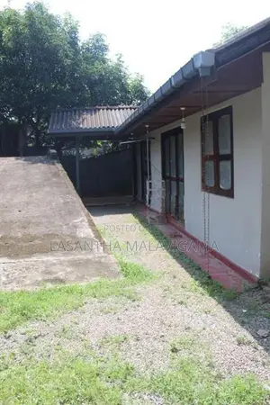 17 Perch Single Storey House for sale at Athurugiriya
