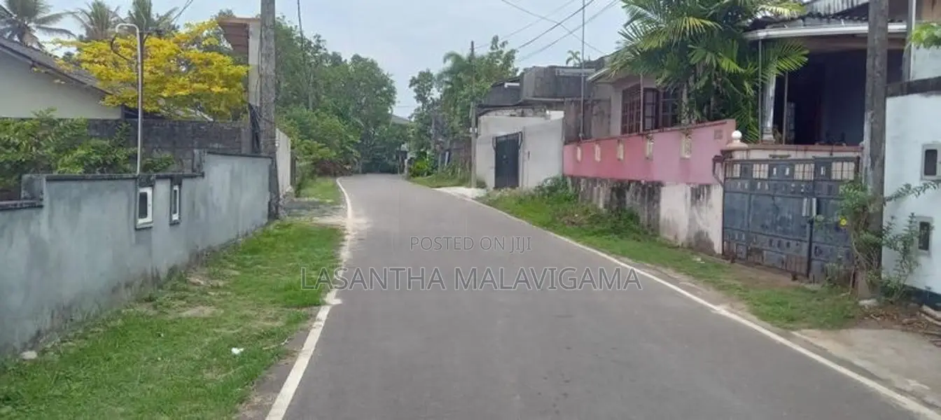 17 Perch Single Storey House for sale at Athurugiriya
