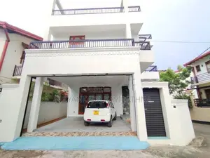 Luxury House For Sale in Piliyandala