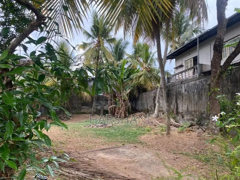 10 Perch Superb Land for Sale - Walking Distance to High-Level Road