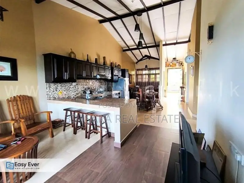 Spacious Multi-Unit Luxury Residence in Paradeka, Kandy | SH15305