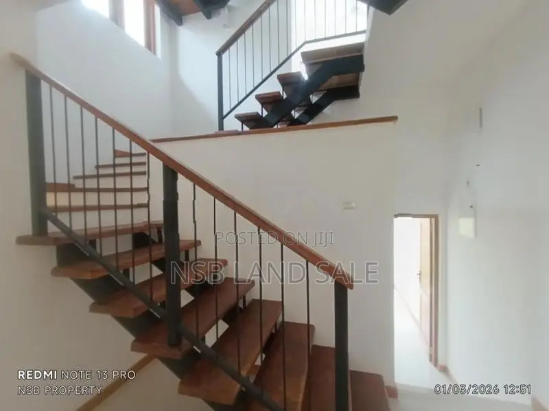 Brand New Luxury House for Sale in Pelawaththa