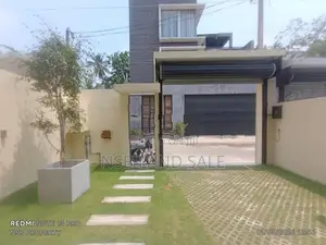 Brand New Luxury House for Sale Pelawaththa