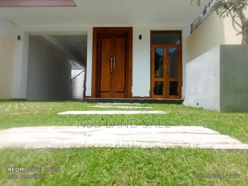 Brand New Luxury House for Sale in Pelawaththa