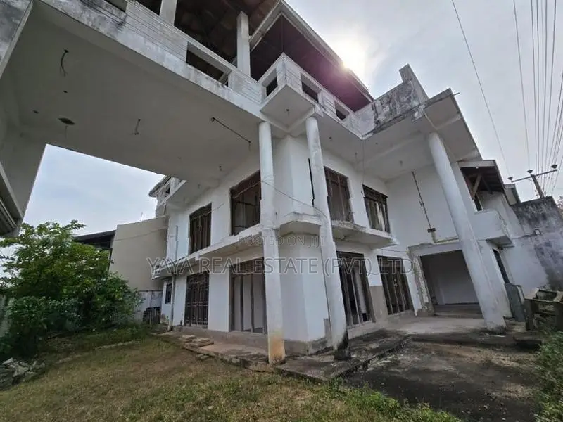 Under Construction Luxury House for Sale in Battaramulla